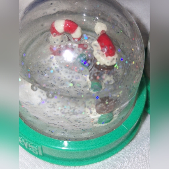 2 Small Christmas Hershey Kisses Snow Globes - Picture 7 of 8